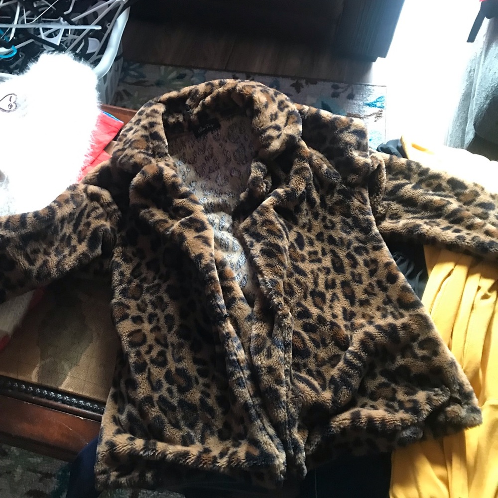 Lepord print jacket 15$